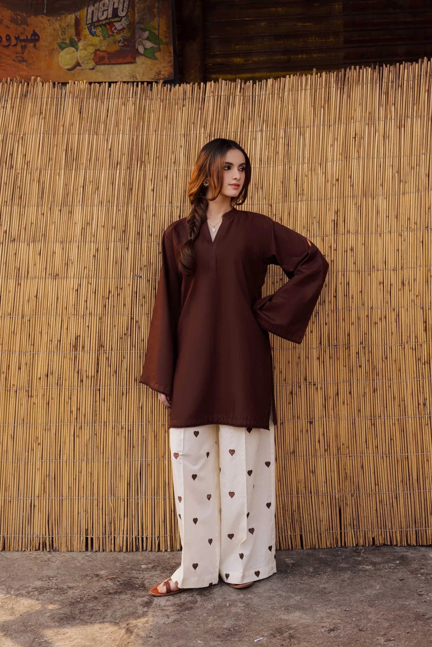 HART TOUCHING EMBROIDED 2 PCS brown (Copy)